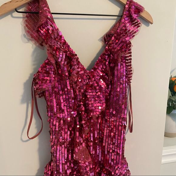NWT Needle & Thread Berry Raspberry Sequin MIDI Dress 0 - Picture 9 of 12